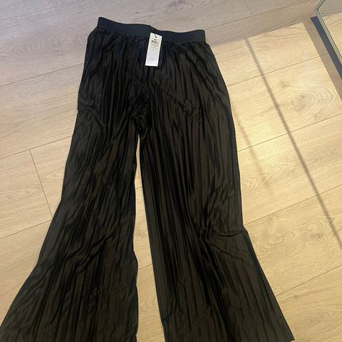 Plisse wide pants