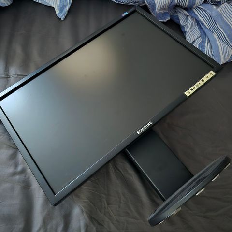 PC skjerm fhd 1200p ca 27"