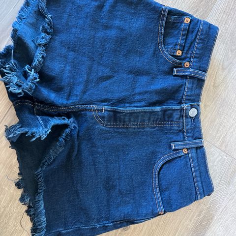 Levi's Ribcage shorts str 26