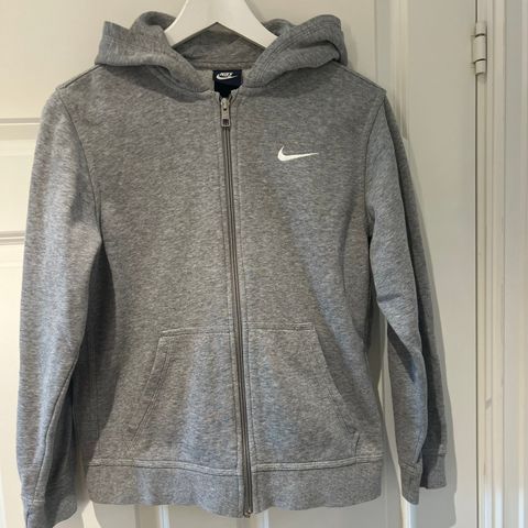 Nike hettejakke str 147-158