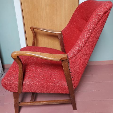 Lav Vintage stol fra Lenestolfabrikken Solid A/S | Et Unikt Håndverk