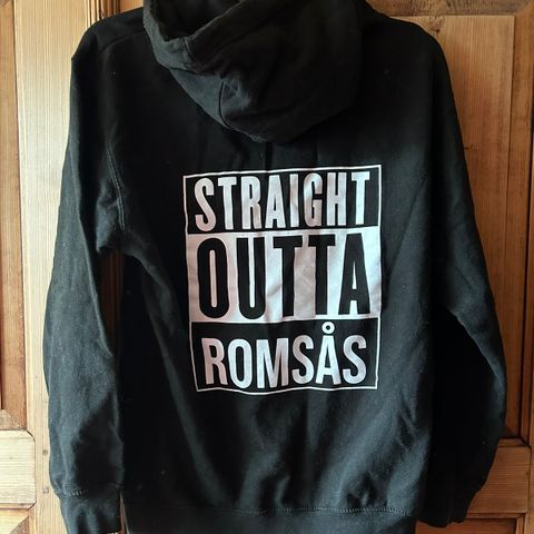 Hettegenser - Straight Outta Romsås