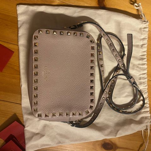 Rockstud camera bag fra Valentino Garavani