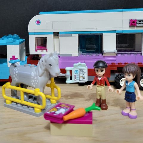 Lego friends 41125 hestetransport