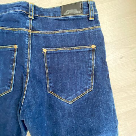 Crocker  jeans 27x34