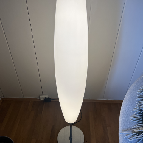 Herstal Zenta LED Gulvlampe Chrome/Opal