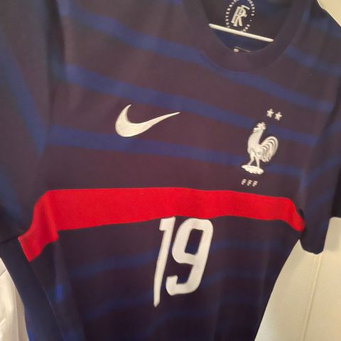 Frankrike hjemmedrakt 21/22  med Karim Benzema trykk