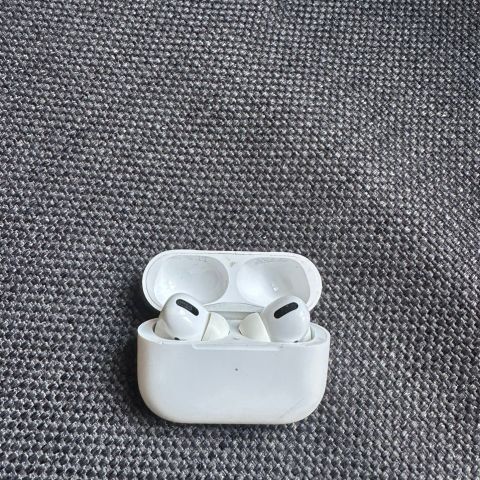 Airpods pro  - Vannskadet