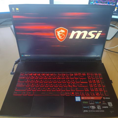 MSI  16 gb Gaming Laptop til salgs - Perfekt til gaming og produktivitet!