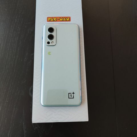 OnePlus Nord 2 PacMan-edition