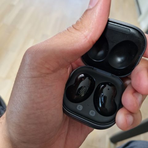 Samsung Galaxy Buds Live 9d Stereo (SM- R180 )