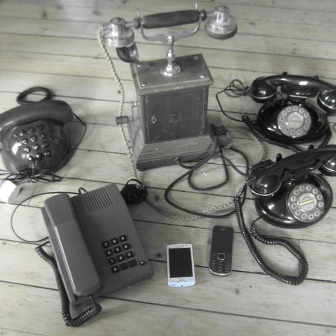 Diverse gamle telefoner