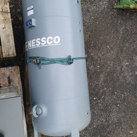 Nessco 1000l tank