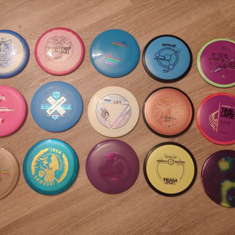 Discgolf discer selges