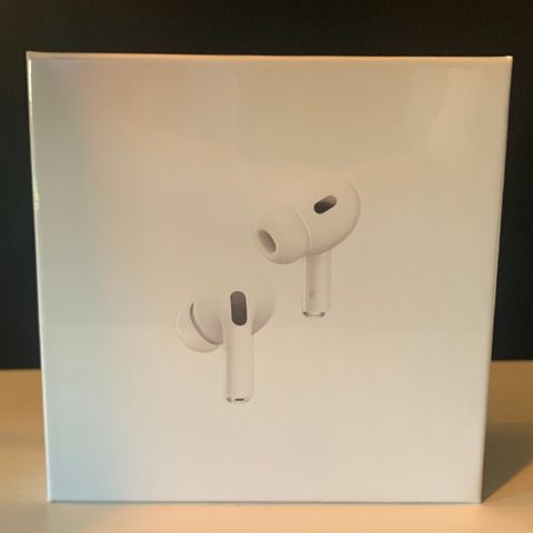 NYE Apple Airpods Pro 2