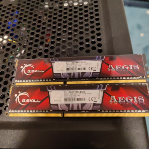 2x4 DDR3 RAM