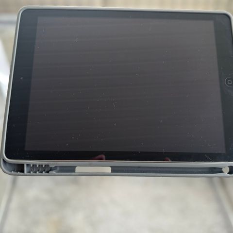 iPad 10 « Sølv -16 GB m/deksel