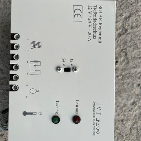 Solcelle panel regulator 12/24 V. 20 A