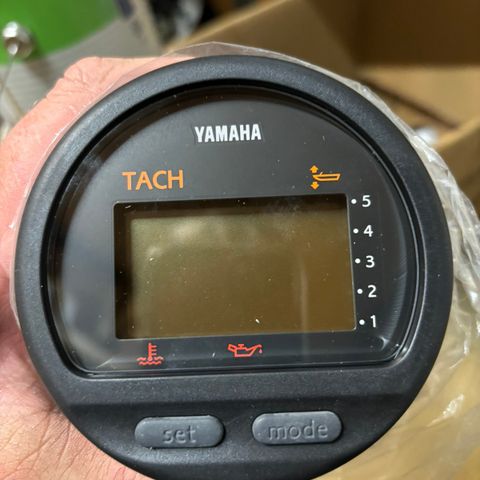 Yamaha tach instrument