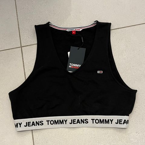 Tommy Jeans super crop. Aldri brukt, lappen henger fortsatt på.