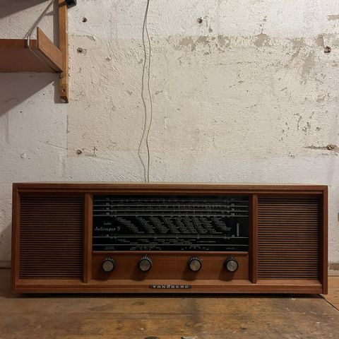 Bestefars Tandberg radio selges