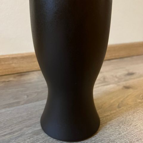 Brun vase