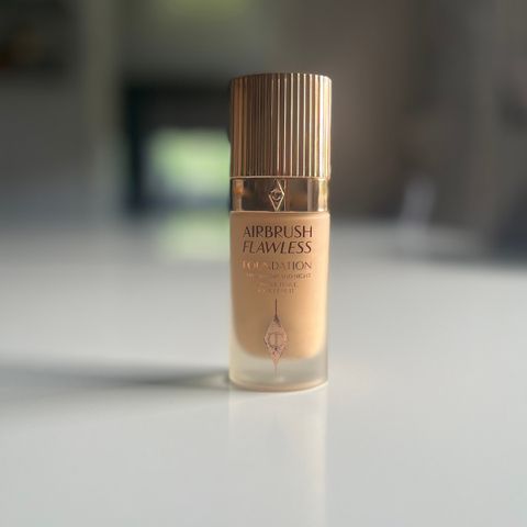 Charlotte Tilbury airbrush flawless foundation