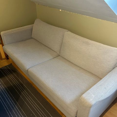 Lys grå sofa 205 cm bred