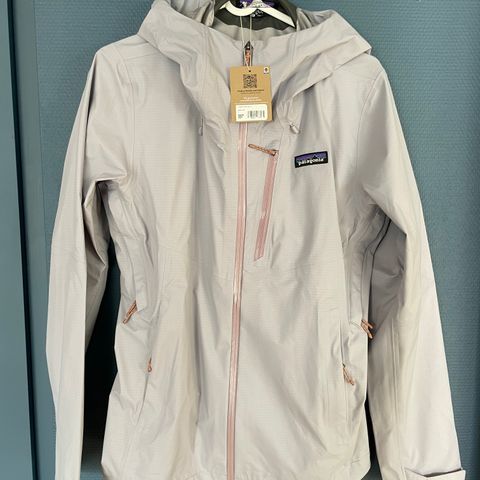 Patagonia women’s granite crest rain jacket