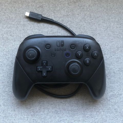 Nintendo Switch Original Pro Kontroller