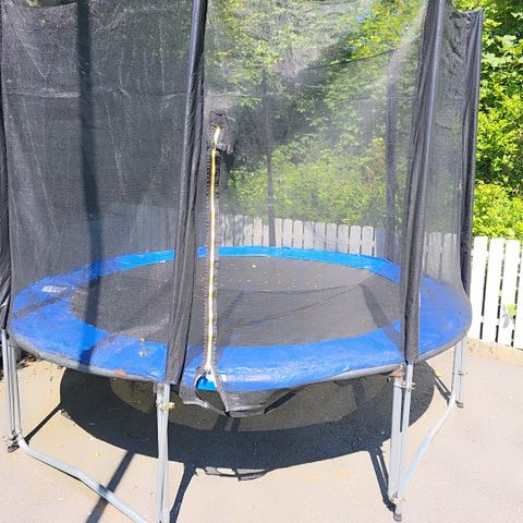 Litte brukt trampoline