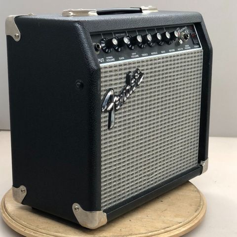 Fender Frontmant 15R og Harley Benton TE-90FLT Black Blast til salgs.