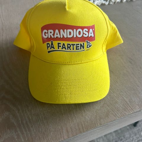 Grandiosa caps