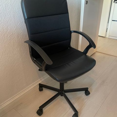 God kontorstol fra IKEA