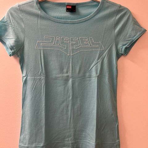 Diesel t-shirt str S kr 100,-