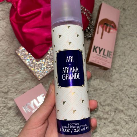 Ariana grande bodymist perfume