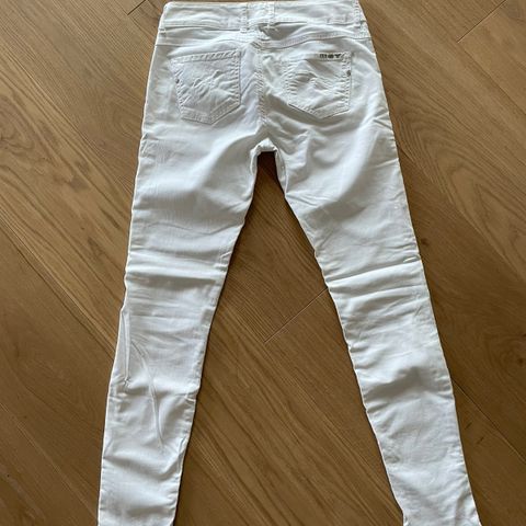 MET jeans hvit, str 28 haigwaisted