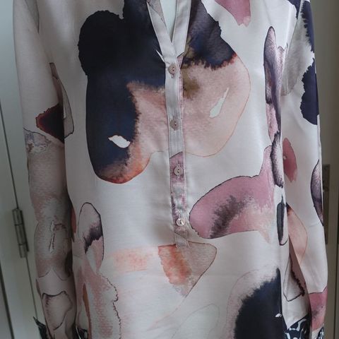 Dame skjorte i viskose,  av Gerry Weber, størrelse 40