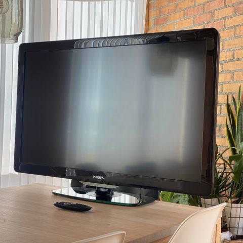 42” Philips LCD TV 42PFL4606H/12