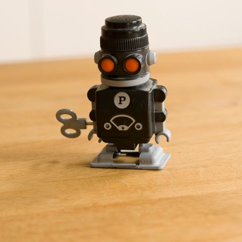 Liten pepperbøsse robot