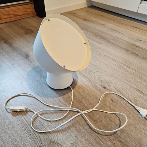 Hvit IKEA PS 2017 lampe