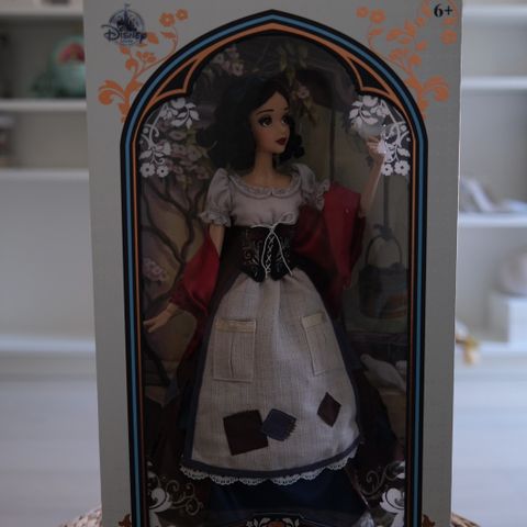 Disney Snow White/Snøhvit 80th Anniversary limited edition doll