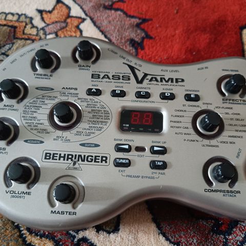 Behringer bass V-amp