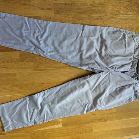 2 Klassiske bukser fra Oasis og HM. Str M/L