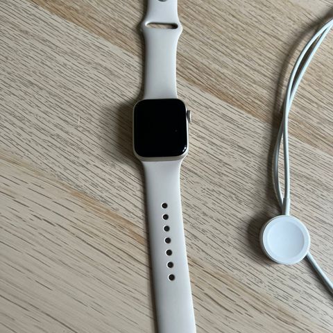 Apple Watch SE 2nd Gen 40 mm GPS