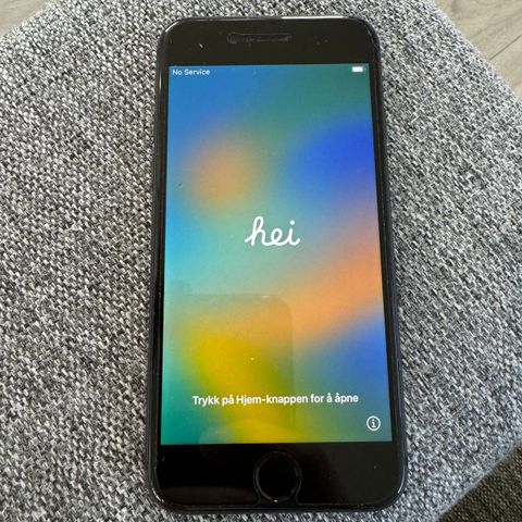 iPhone 8 64gb selges!