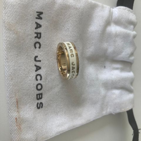 Marc Jacobs ring med smykkepose