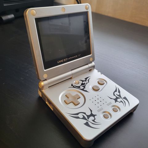 Gameboy Advance SP Tribal Edition AGS-001