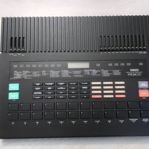 Yamaha rx5 trommemaskin synth