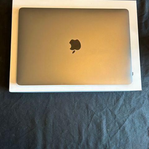 MacBook Pro 13.3” - 2020 modell